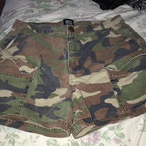 Camo Shorts with Cargo Pockets (2) 💚